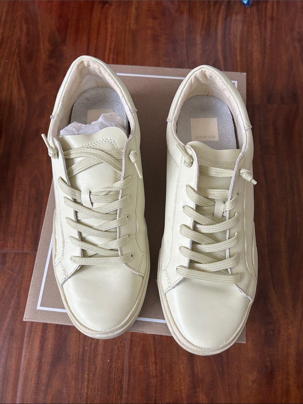 Dolce Vita Zina sneakers size 9